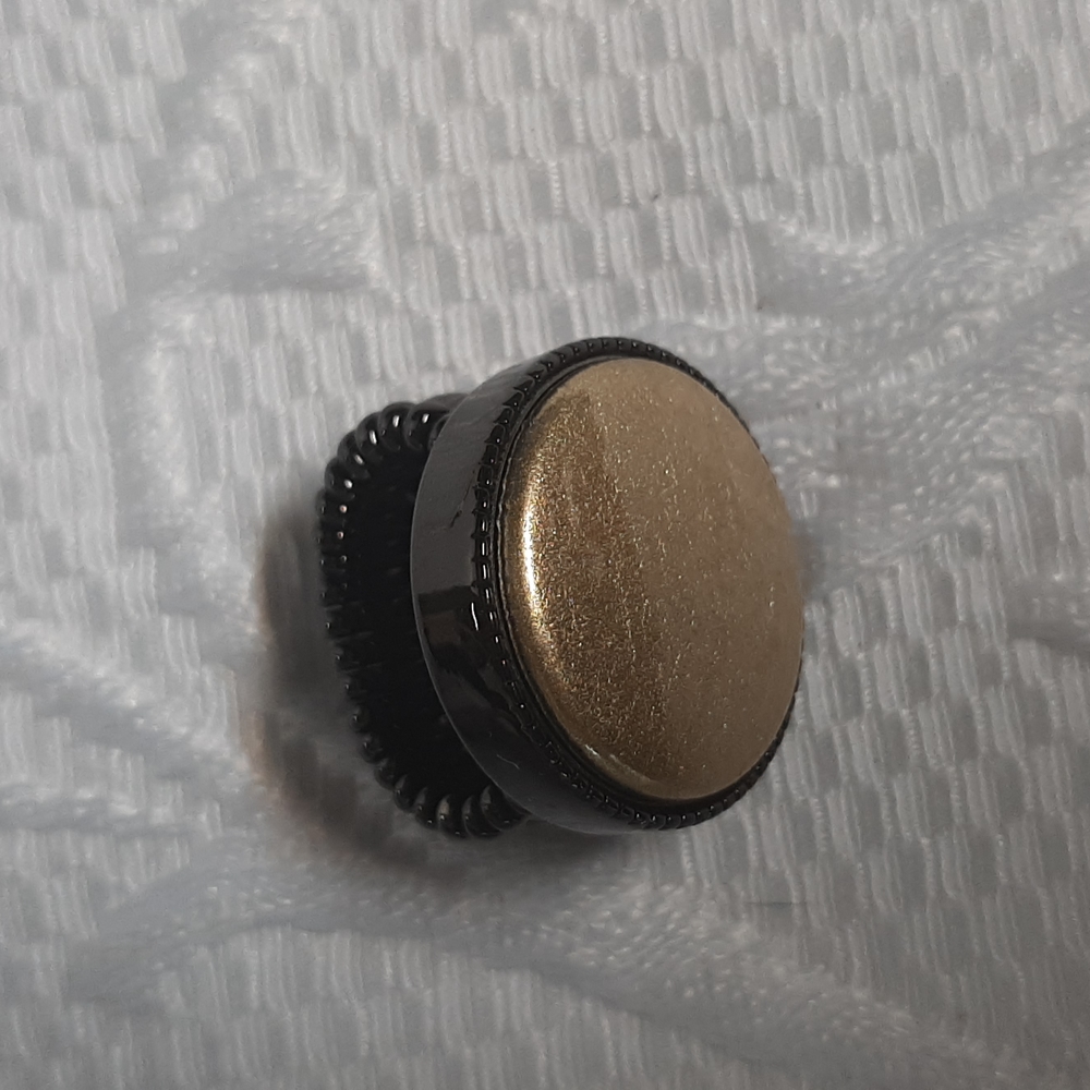 Stretch magnetic ring